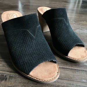 TOMS Black and tan Majorca sandals/mules